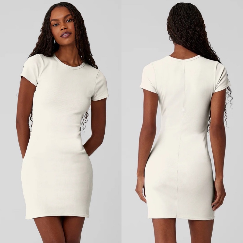 Alo Yoga Goddess Ribbed Short Sleeve Dress Ivory